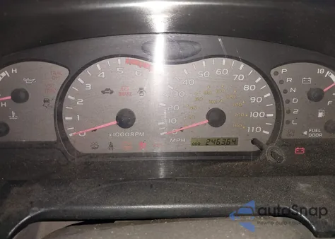 2001 Toyota Sequoia Limited V8 z USA, uszkodzony, nr VIN 5TDZT38A91S056322